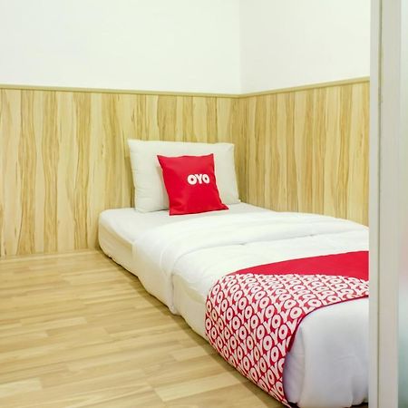 โอโย 90028 รากูลา โฮเต็ล Hotel ยะโฮร์บาห์รู ภายนอก รูปภาพ